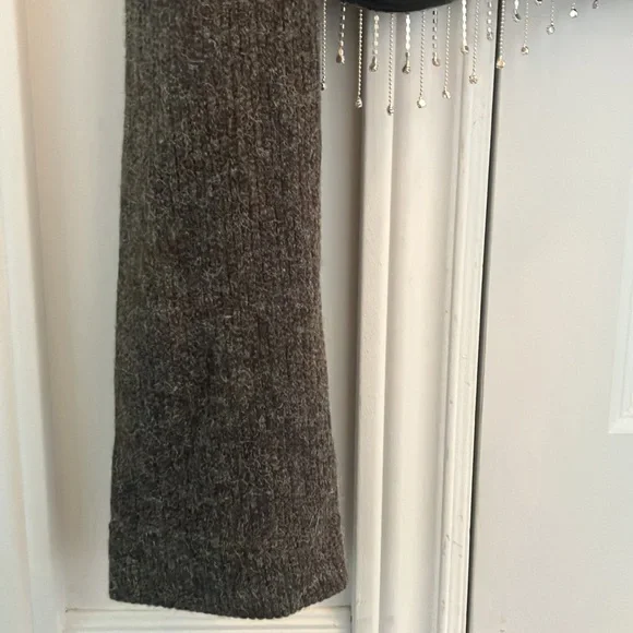 NWT Elegant Gray Sweater with jewel Silver Accents - Picture 7 of 8